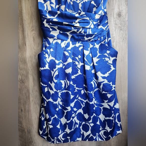 David's Bridal Slim Charmeuse Print Dress with Ruched Waist Royal Blue/ White 10 - Picture 3 of 6
